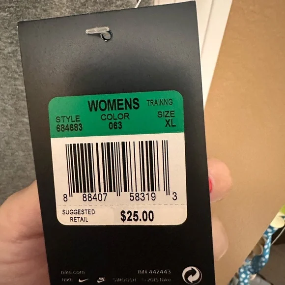 NEW Nike Heather Gray Short Sleeve T-Shirt - Picture 4 of 10